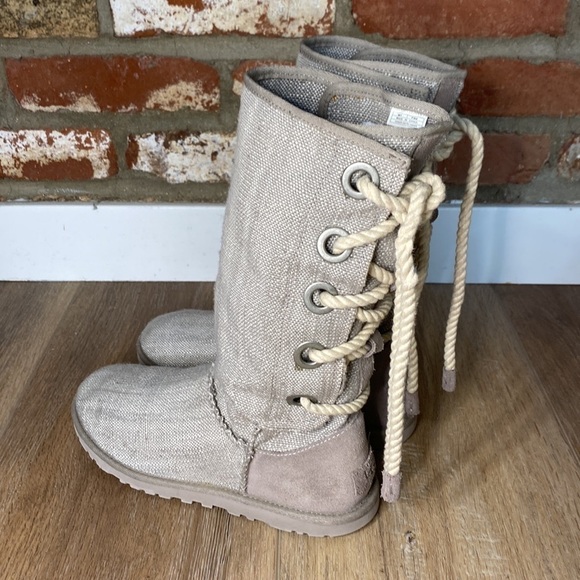 UGG Boots Heirloom Lace Up Boots size 7 - Picture 8 of 14